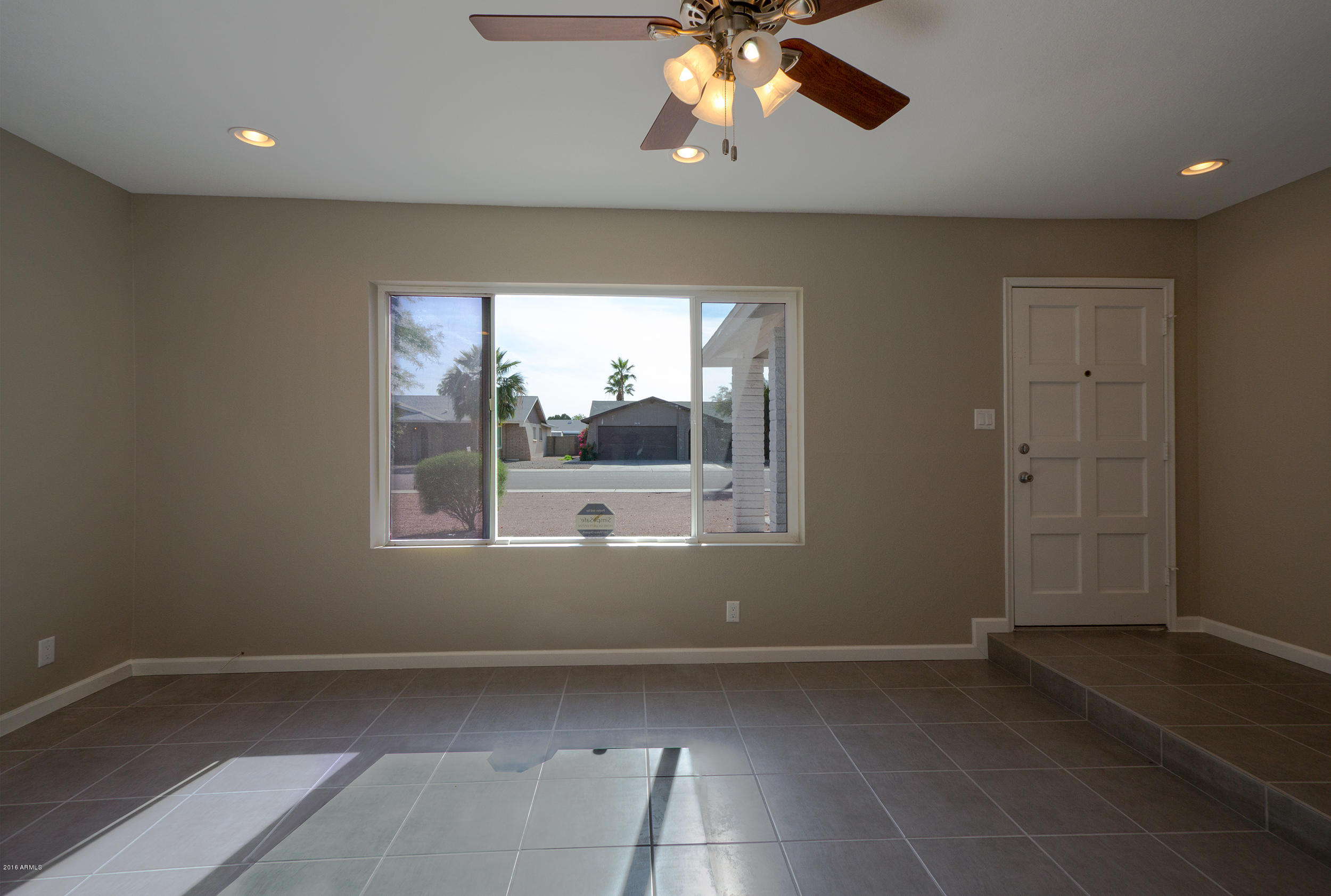 2433 South Evergreen Road Tempe, AZ 85282 - Photo 2 of 12 4