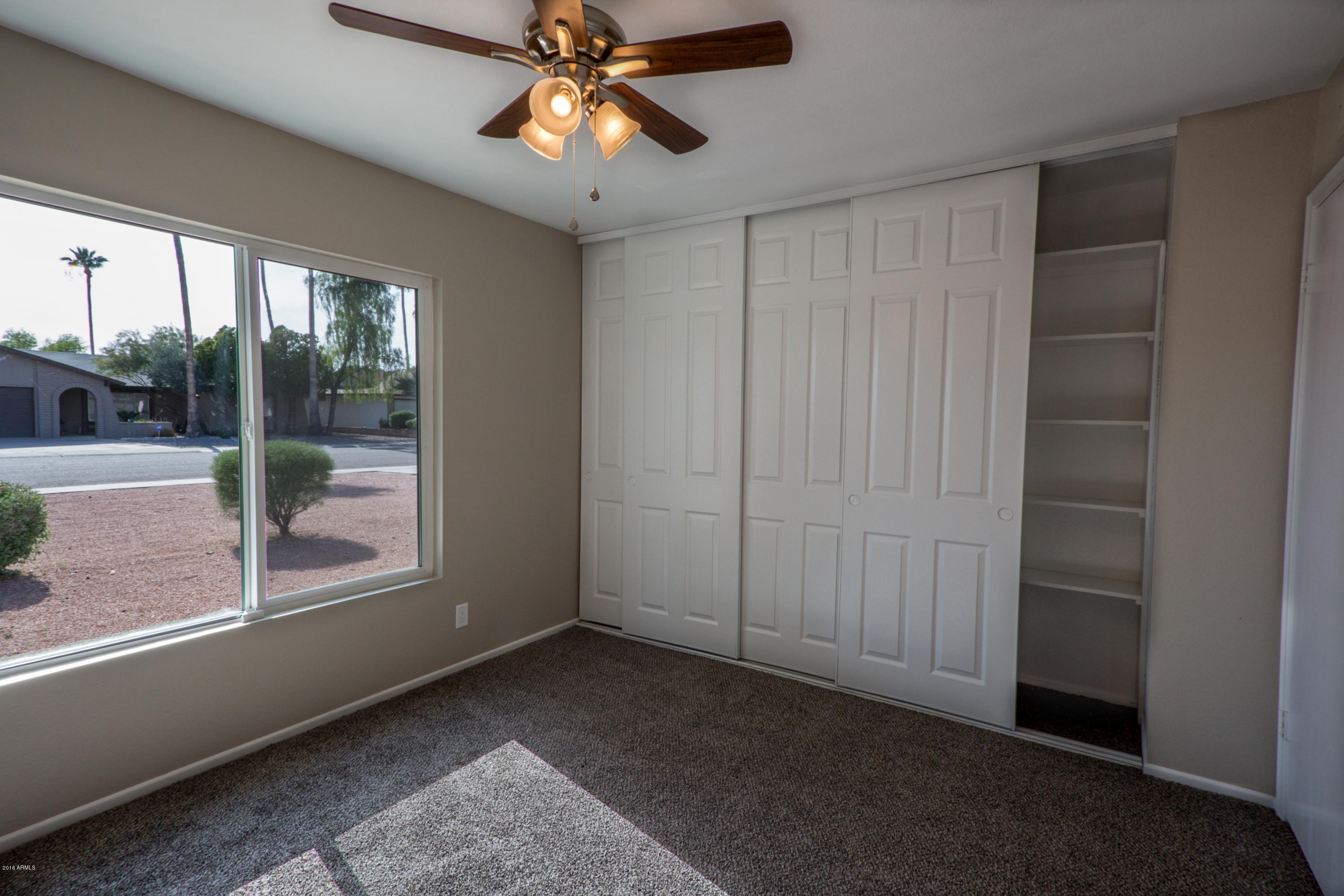 2433 South Evergreen Road Tempe, AZ 85282 - Photo 9 of 12 8