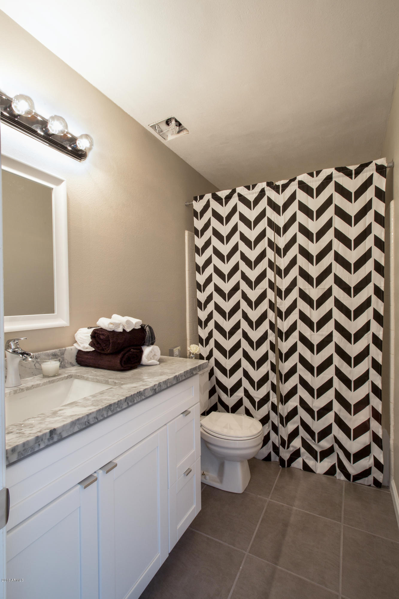 2433 South Evergreen Road Tempe, AZ 85282 - Photo 10 of 12 9