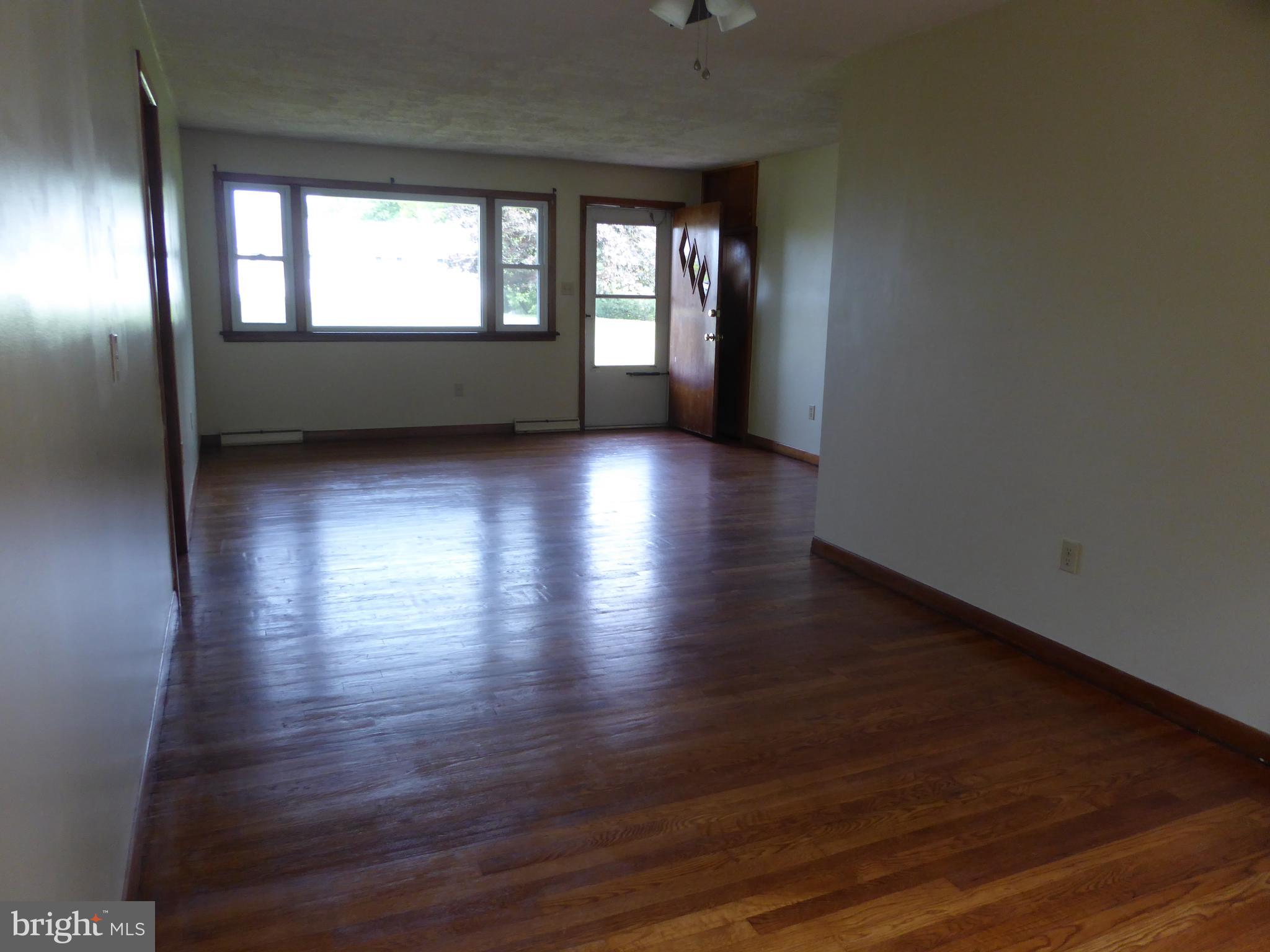 6223 Sumerduck Road Remington, VA 22734 - Photo 8 of 19 Light and Bight