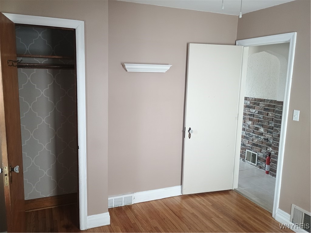 559 31st Street Niagara Falls, NY 14301 - Photo 15 of 23