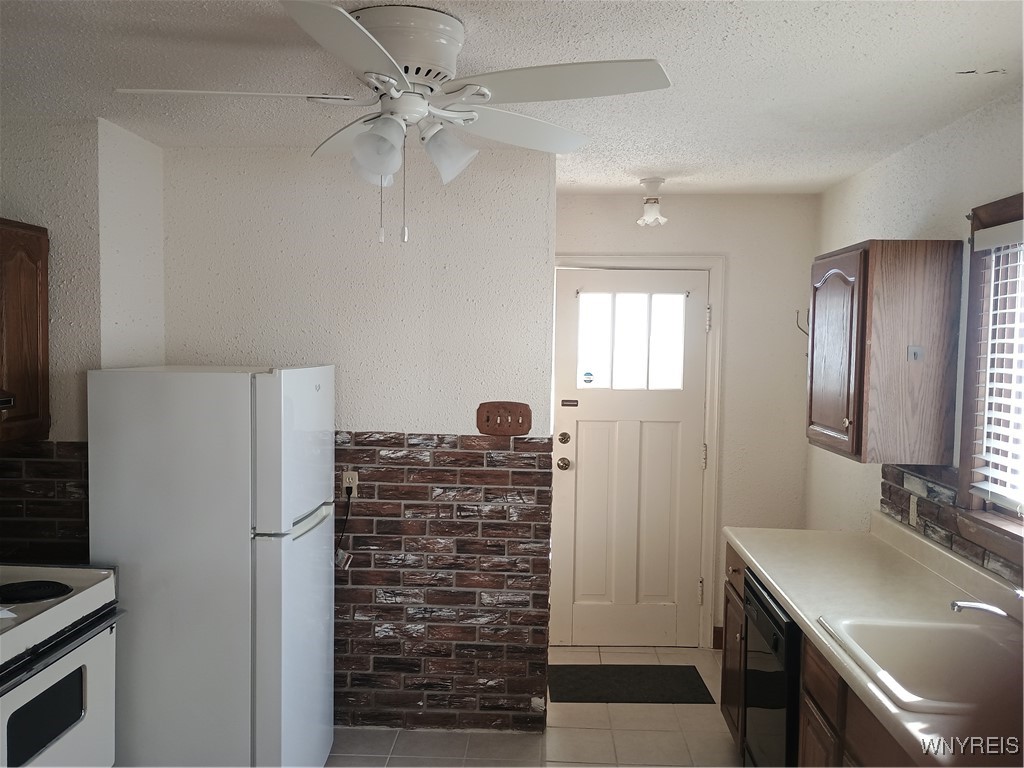 559 31st Street Niagara Falls, NY 14301 - Photo 10 of 23