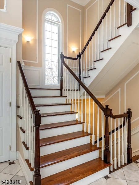26 Mountain Ridge Drive Livingston, NJ 07039 - Photo 24 of 39 a view of entryway