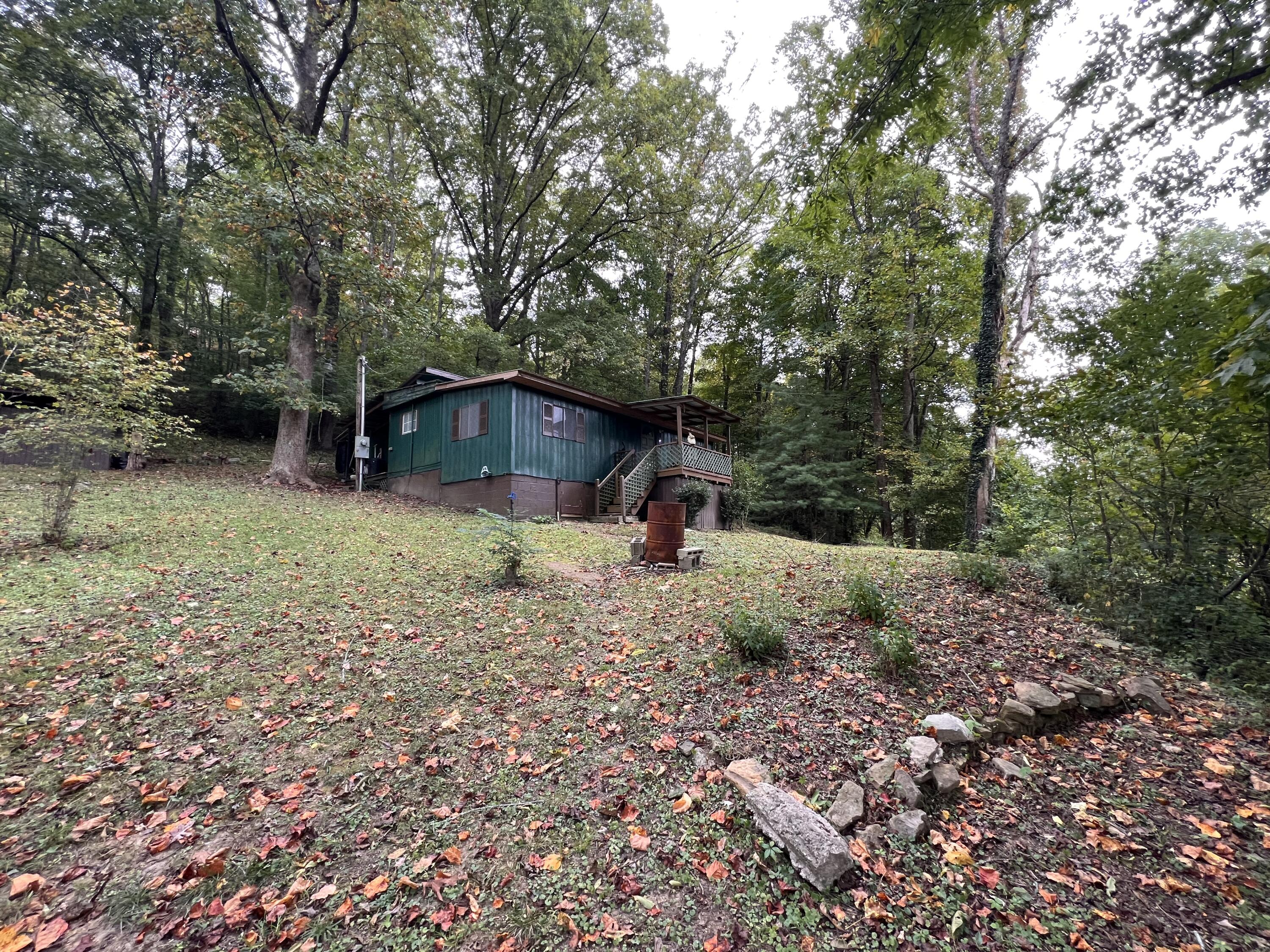 194 Lick Fork Road Middlesboro, KY 40965 - Photo 10 of 25 61749417-3A8A-4BA8-9597-77A19E9547C5