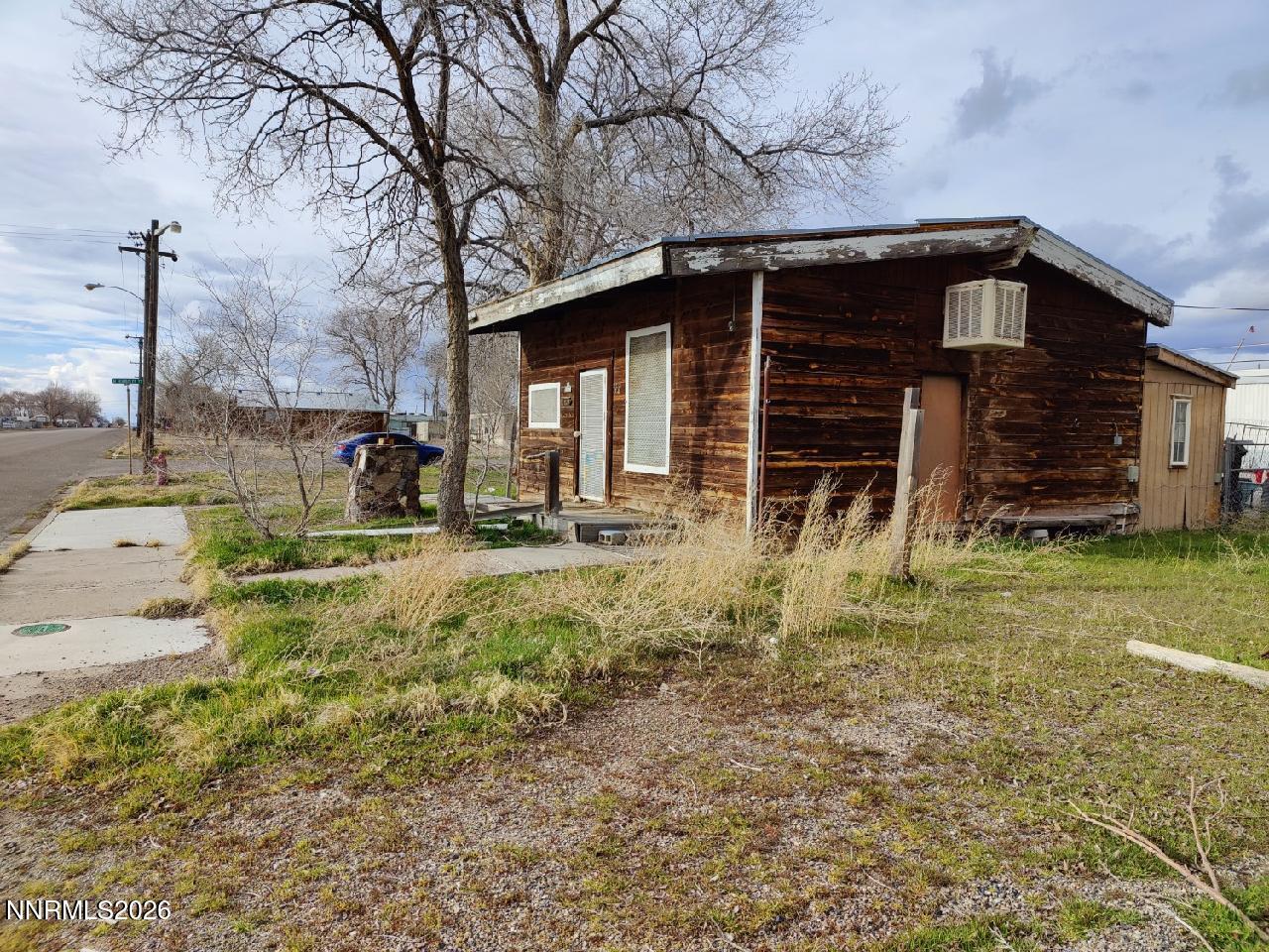 535 North 2nd Street Battle Mountain, NV 89820 - Photo 2 of 5 Side
