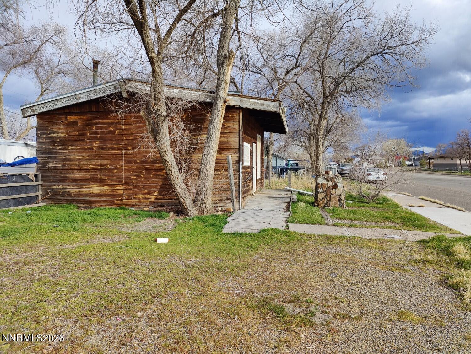 535 North 2nd Street Battle Mountain, NV 89820 - Photo 3 of 5 Side