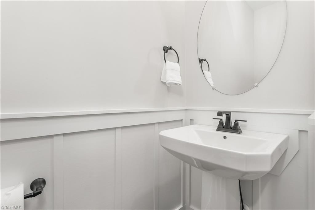 2202 Delaine Point High Point, NC 27265 - Photo 18 of 35 Gallery Image 18