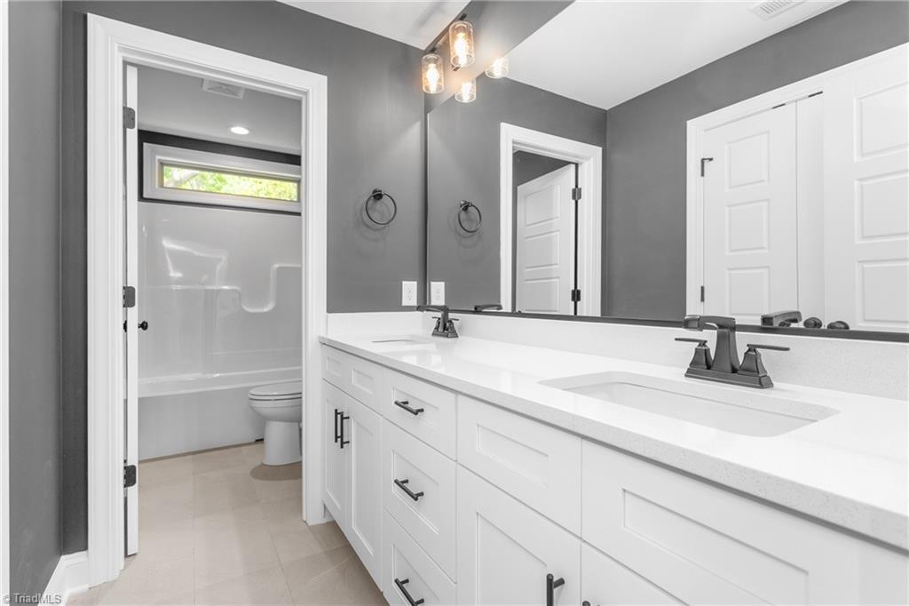 2202 Delaine Point High Point, NC 27265 - Photo 27 of 35 Gallery Image 27
