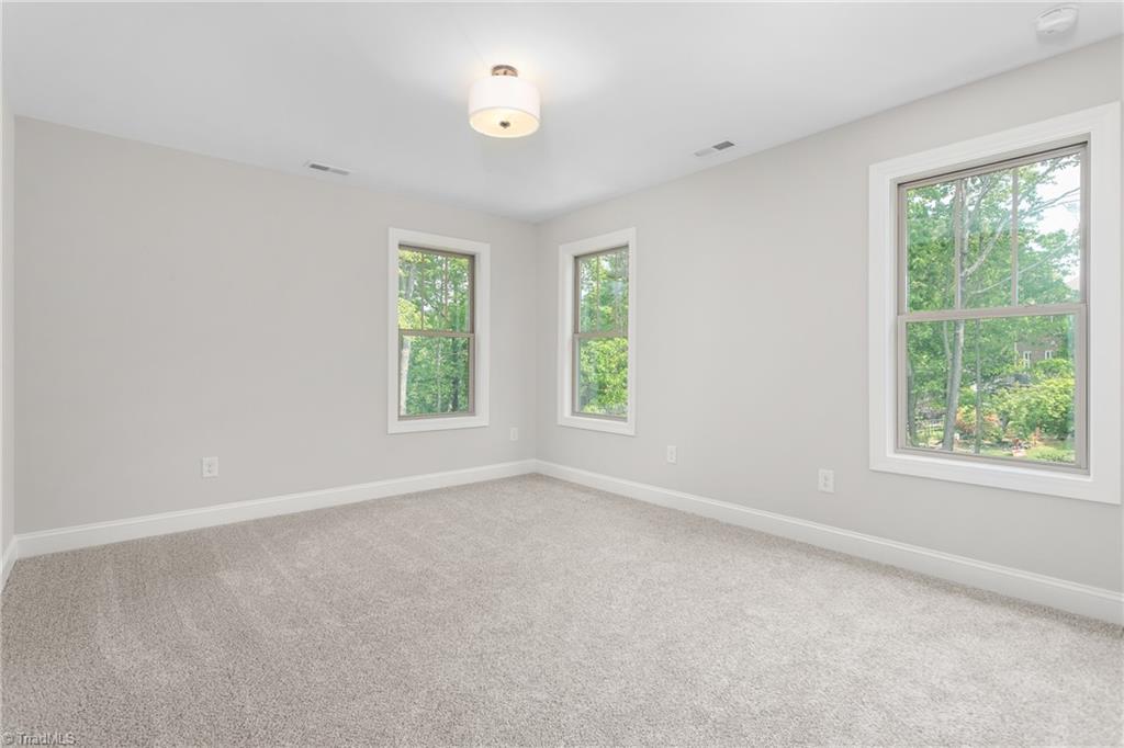2202 Delaine Point High Point, NC 27265 - Photo 29 of 35 Gallery Image 29