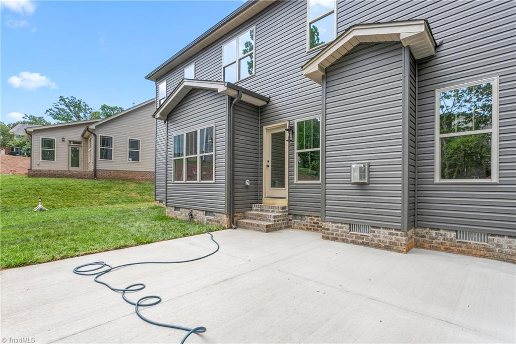 2202 Delaine Point High Point, NC 27265 - Photo 33 of 35 Gallery Image 33