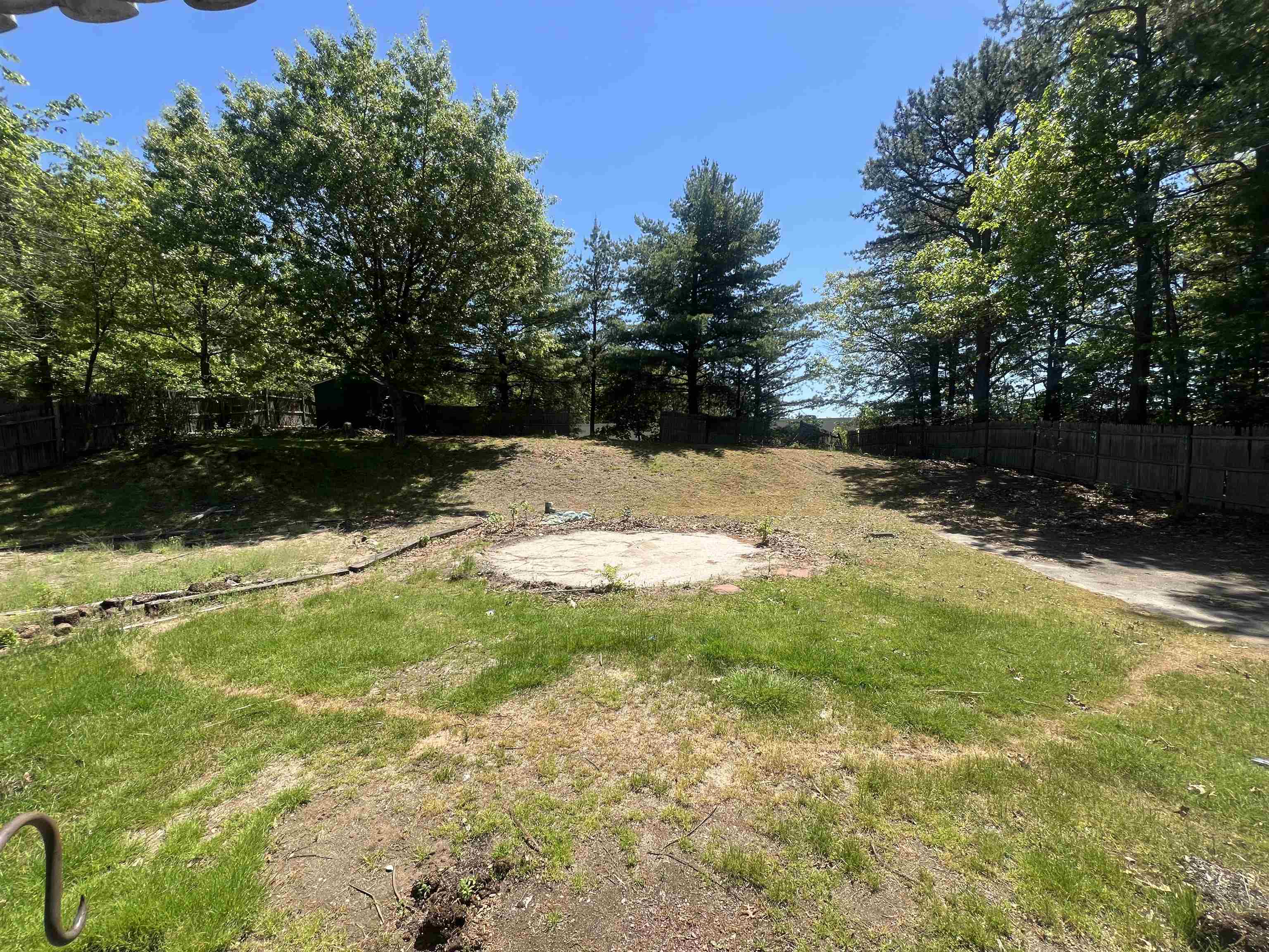 85 Weston Road Manchester, NH 03103 - Photo 4 of 24
