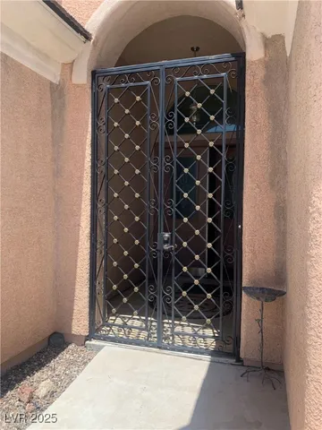 $3,650 | 2042 Poetry Avenue, Henderson, NV 89052
