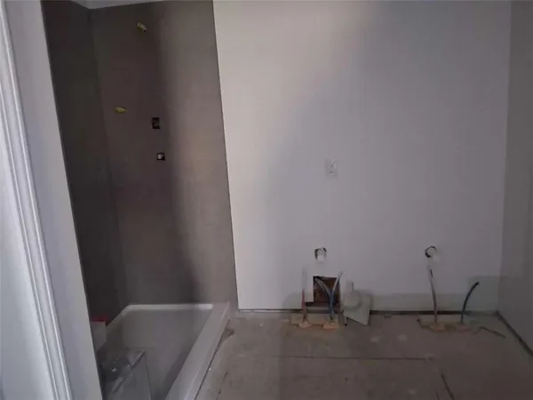 a view of a pathway with a yard