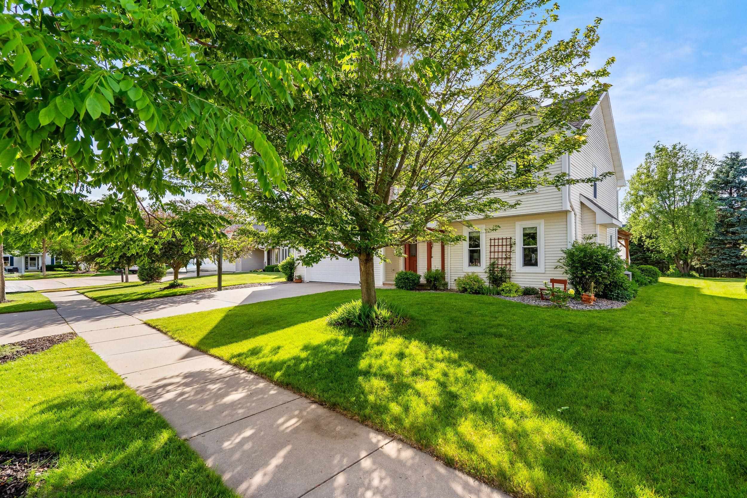 4501 North Stonebridge Court Appleton, WI 54913 - Photo 5 of 42