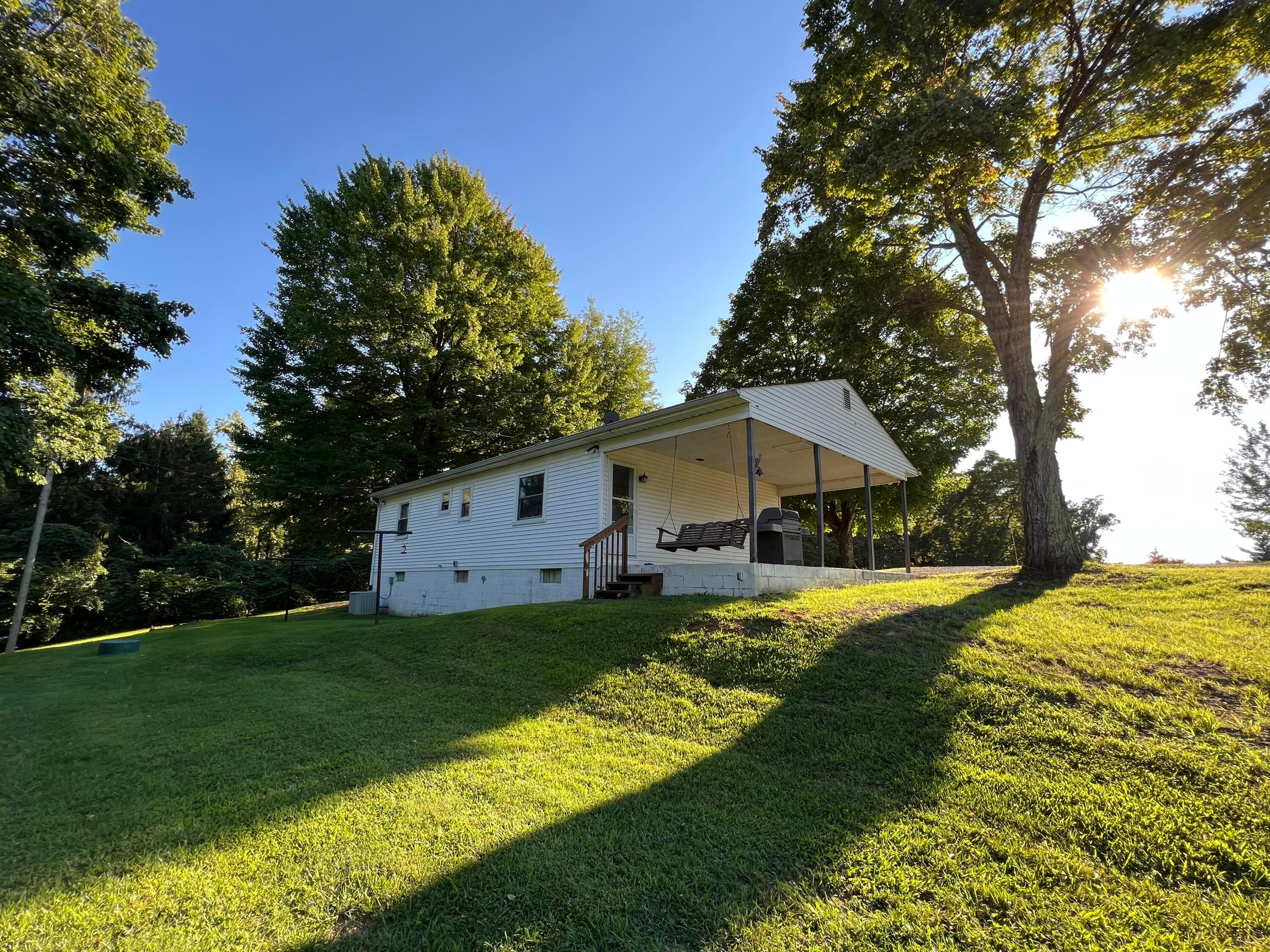 4770 BIS Road Southwest Lancaster, OH 43130 - Photo 3 of 19 FE64D02C-5F91-4425-8E71-C2900FDC9240