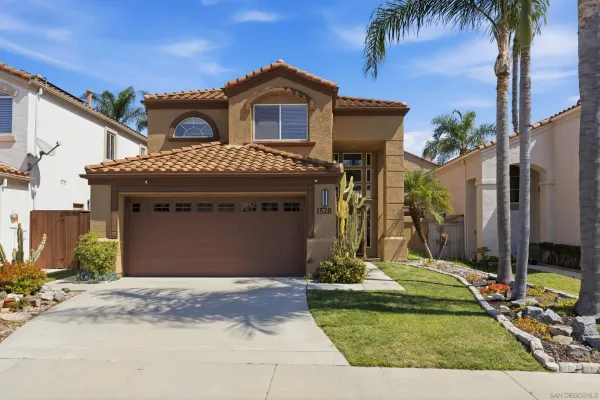 $989,000 | 1528 Via Otano, Oceanside, CA 92056