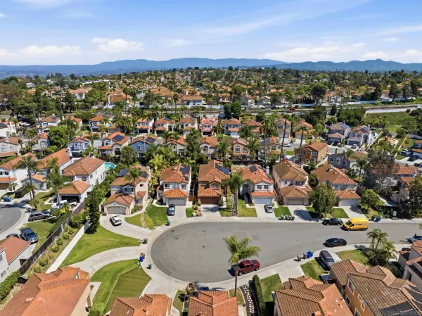 $989,000 | 1528 Via Otano, Oceanside, CA 92056