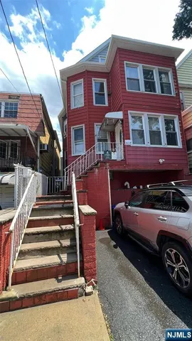 $2,900 | 256 Liberty Avenue, Unit 2, Jersey City, NJ 07307