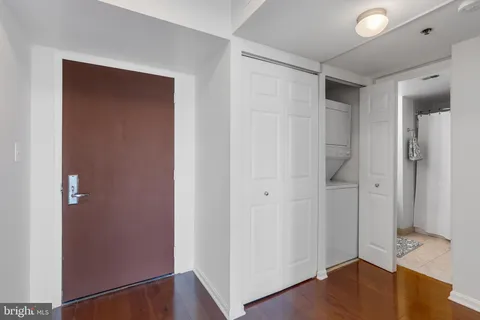 $325,000 | 10101 Grosvenor Place, Unit 2008, Rockville, MD 20852