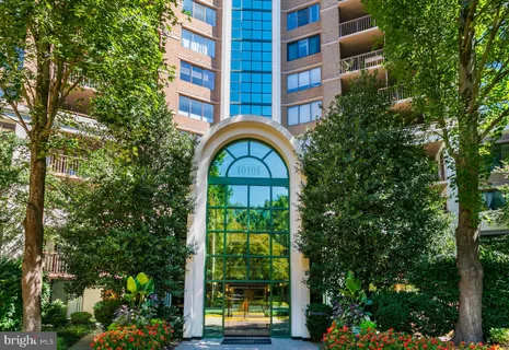 $325,000 | 10101 Grosvenor Place, Unit 2008, Rockville, MD 20852