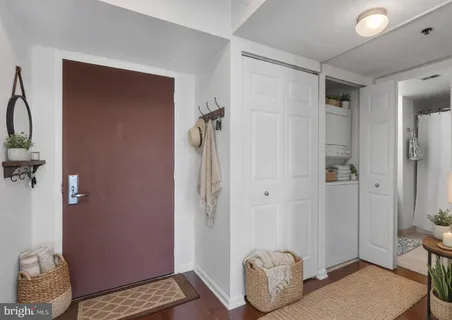 $305,000 | 10101 Grosvenor Place, Unit 2008, Rockville, MD 20852