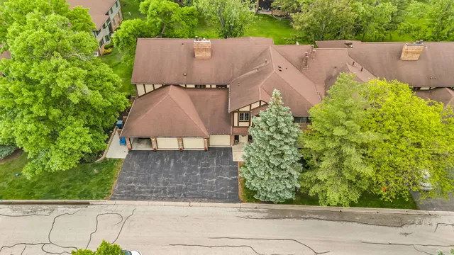 $299,000 | 13253 South Oak Ridge Trail, Unit 2B, Palos Heights, IL 60463