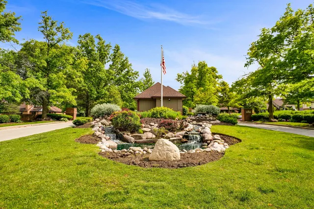 $299,000 | 13253 South Oak Ridge Trail, Unit 2B, Palos Heights, IL 60463