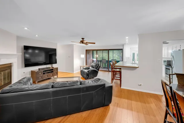 $299,000 | 13253 South Oak Ridge Trail, Unit 2B, Palos Heights, IL 60463