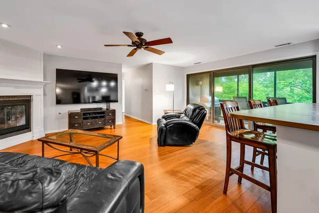 $299,000 | 13253 South Oak Ridge Trail, Unit 2B, Palos Heights, IL 60463