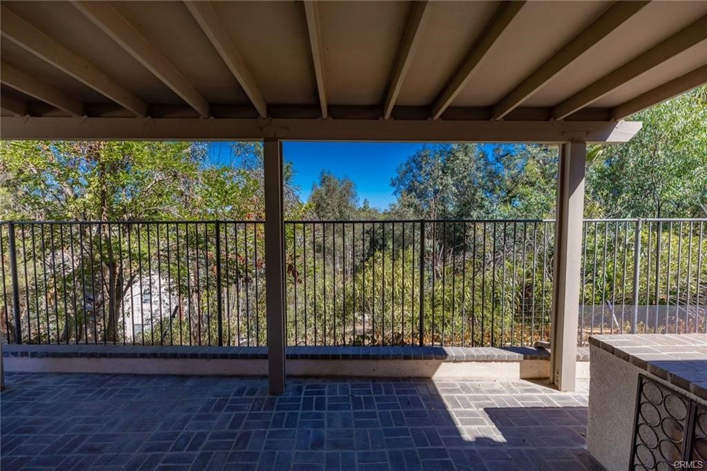 30840 Point Woods Court Temecula, CA 92591 - Photo 34 of 35 a view of a porch