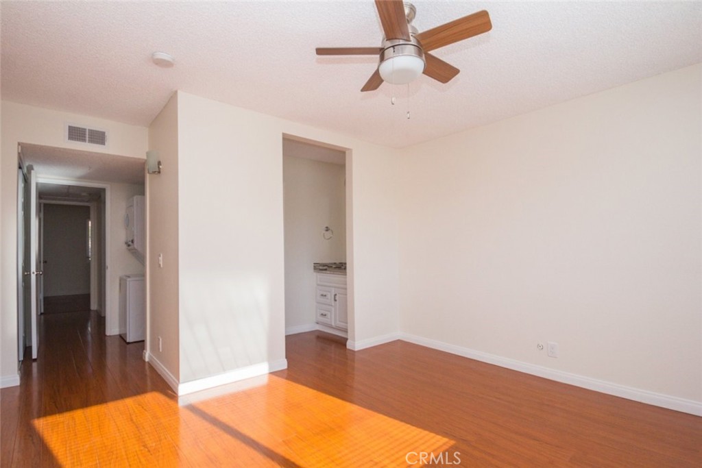 2940 North Verdugo Road, Unit 321 Glendale, CA 91208 - Photo 20 of 38