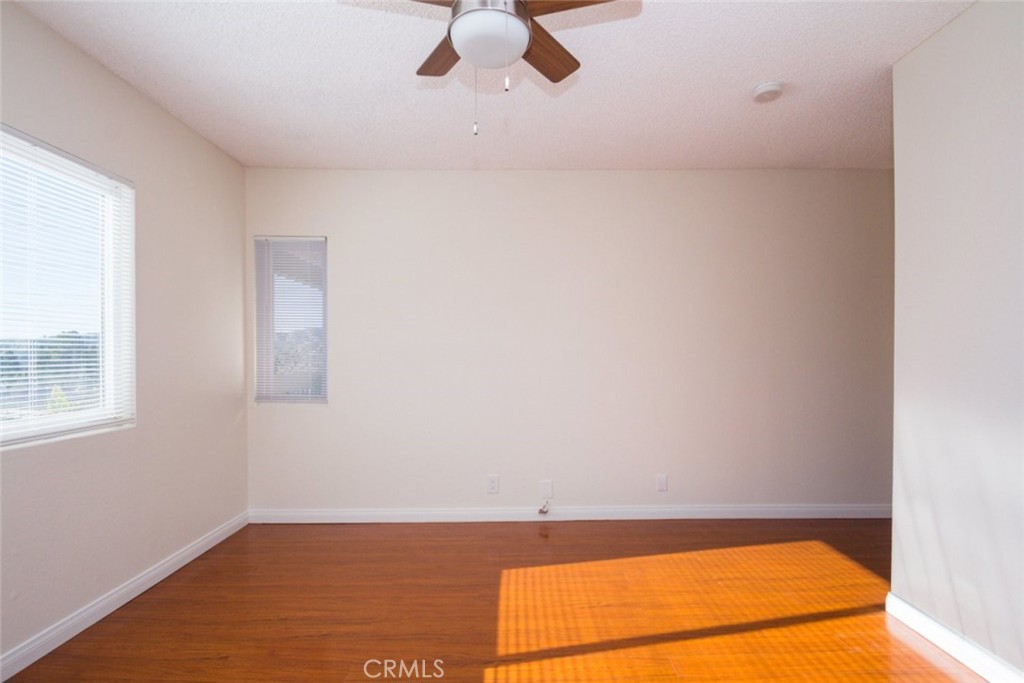 2940 North Verdugo Road, Unit 321 Glendale, CA 91208 - Photo 21 of 38 an empty room with a window