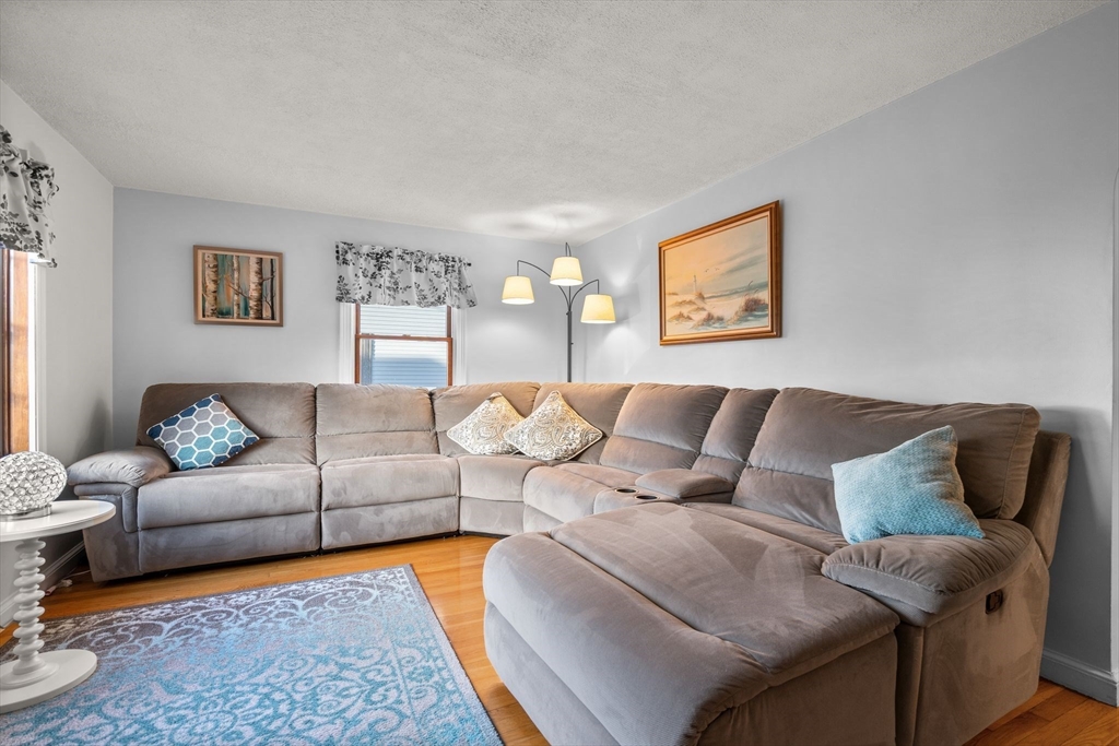 20 Frances Road Woburn, MA 01801 - Photo 12 of 38 Gallery Image 12