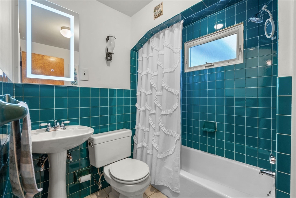 20 Frances Road Woburn, MA 01801 - Photo 14 of 38 Gallery Image 14