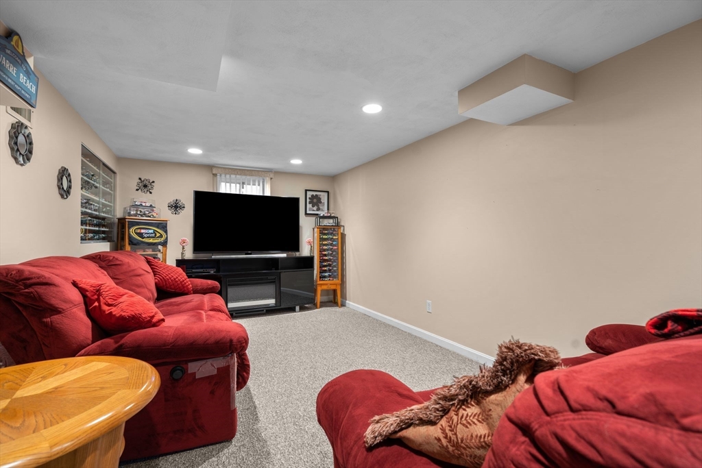 20 Frances Road Woburn, MA 01801 - Photo 27 of 38 Gallery Image 27