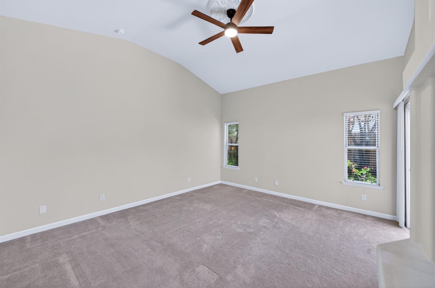 794 Applegate Avenue Clovis, CA 93611 - Photo 16 of 28