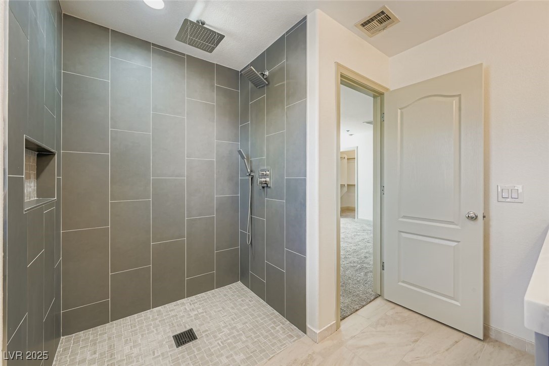 7609 Seda Court Las Vegas, NV 89149 - Photo 16 of 35 Primary Bathroom