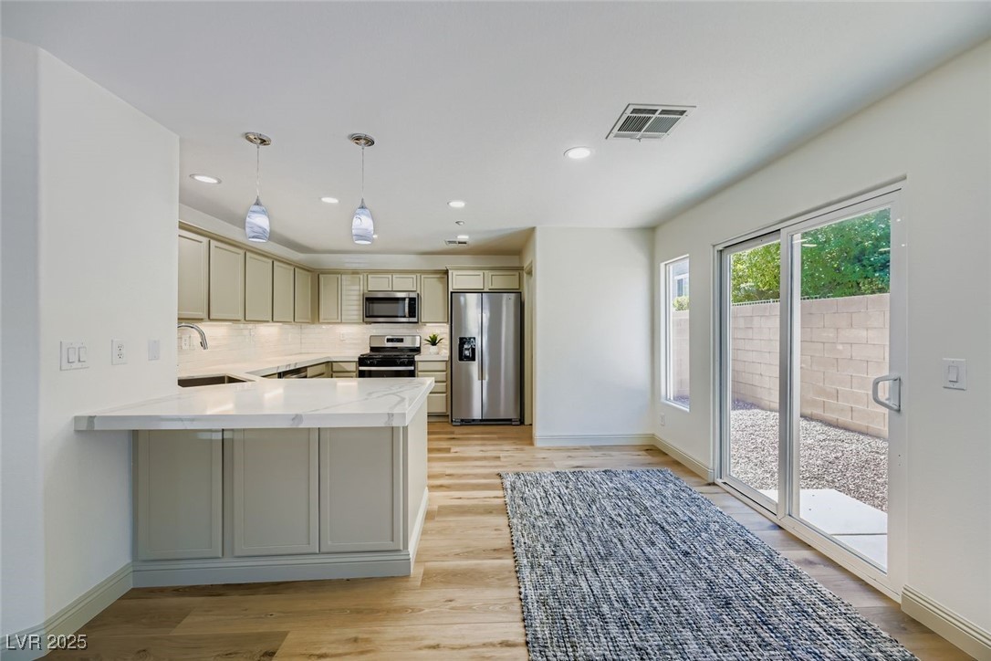 7609 Seda Court Las Vegas, NV 89149 - Photo 5 of 35