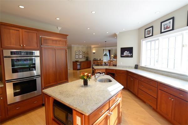 130 Beard Way Needham, MA 02492 - Photo 7 of 22 Gallery Image 7