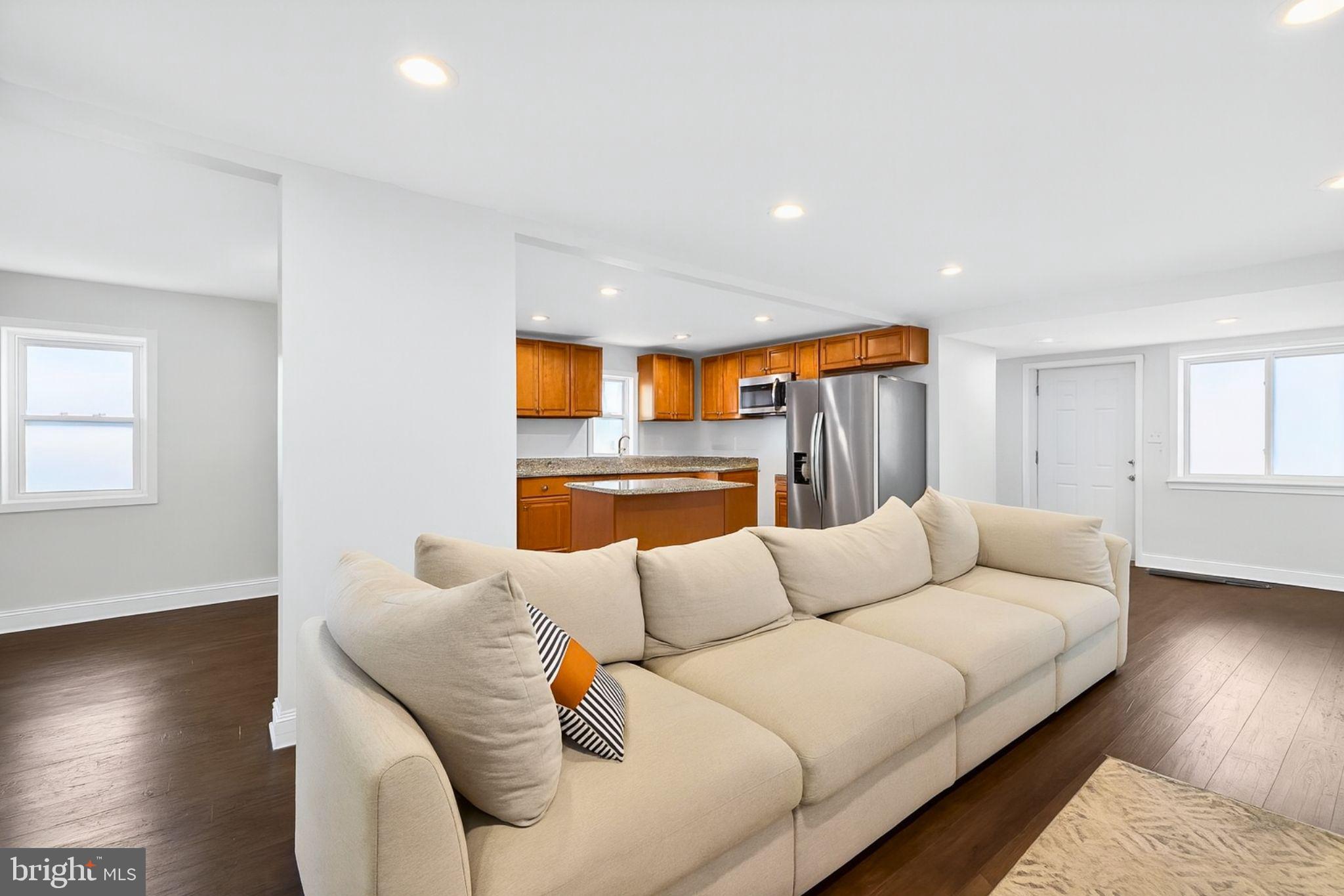 1104 Indo Hyattsville, MD 20785 - Photo 4 of 27