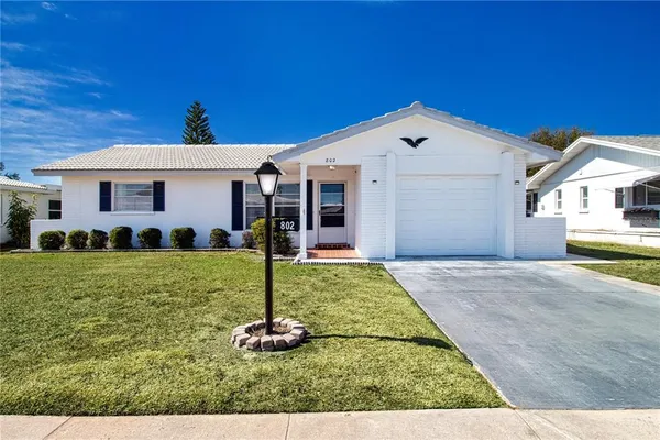 $1,890 | 802 Buttonwood Drive, Bradenton, FL 34208