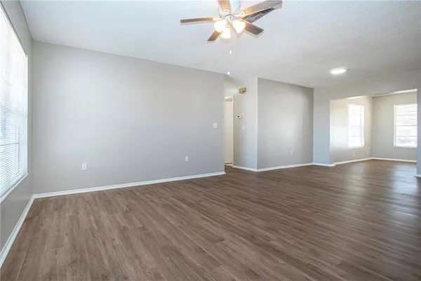 $1,890 | 802 Buttonwood Drive, Bradenton, FL 34208