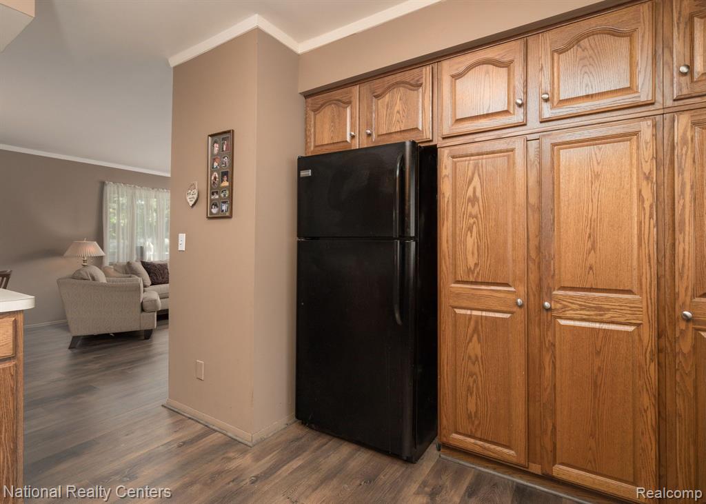 3787 Rohr Road Lake Orion, MI 48359 - Photo 9 of 29 Gallery Image 9