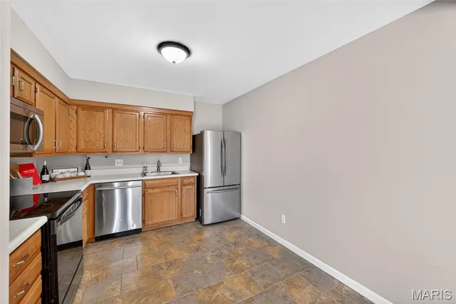 $164,900 | 741 Ridgeside Drive, Unit B, Ballwin, MO 63021