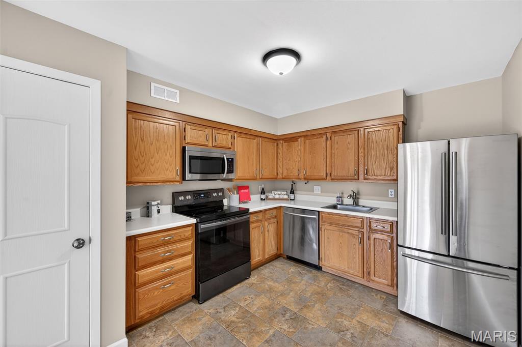 741 Ridgeside Drive, Unit B Ballwin, MO 63021 - Photo 12 of 37