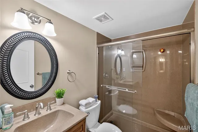 $164,900 | 741 Ridgeside Drive, Unit B, Ballwin, MO 63021