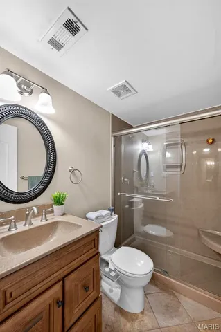 $164,900 | 741 Ridgeside Drive, Unit B, Ballwin, MO 63021