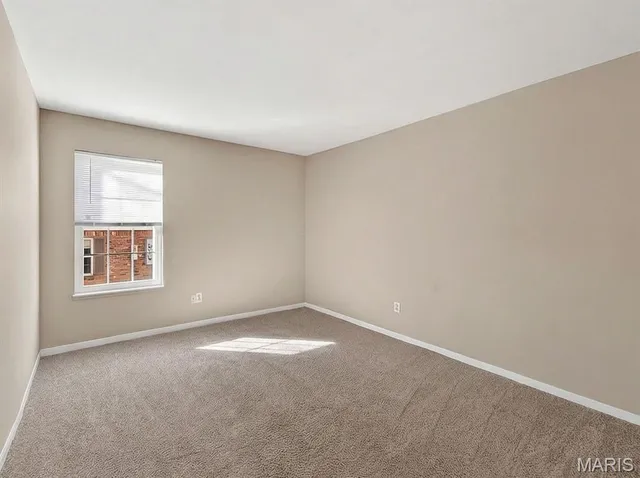 $164,900 | 741 Ridgeside Drive, Unit B, Ballwin, MO 63021