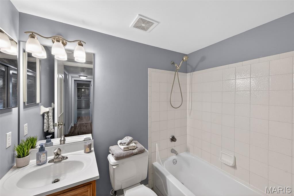 741 Ridgeside Drive, Unit B Ballwin, MO 63021 - Photo 25 of 37