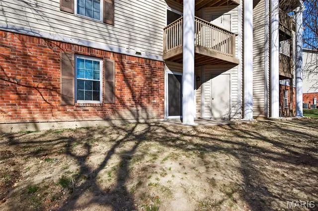 $164,900 | 741 Ridgeside Drive, Unit B, Ballwin, MO 63021
